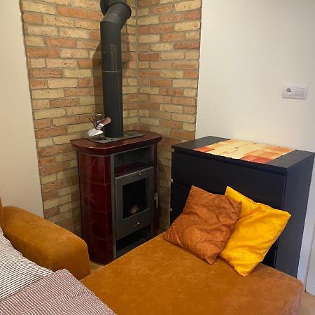 Vityesz Vendégház ** Apartamento Chl'aba Exterior foto