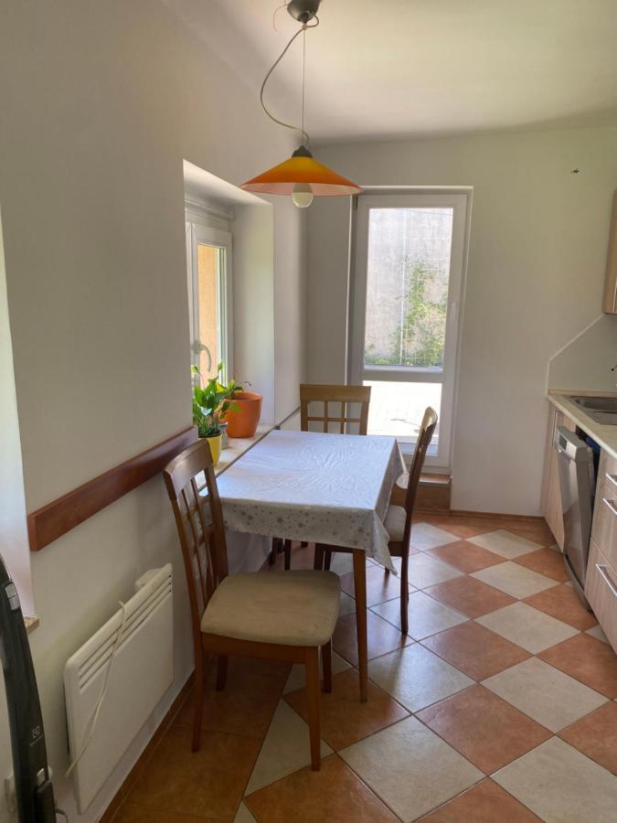 Vityesz Vendégház ** Apartamento Chl'aba Exterior foto