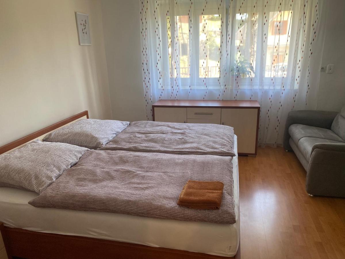 Vityesz Vendégház ** Apartamento Chl'aba Exterior foto