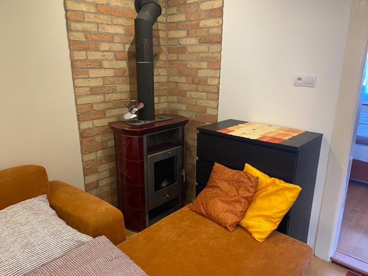 Vityesz Vendégház ** Apartamento Chl'aba Exterior foto